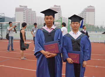 高校保安硕士毕业 电子科技大学“扫地僧”受文化熏陶