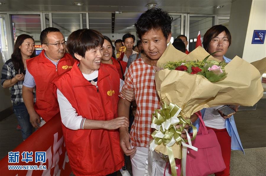 宁夏女子被拐36年终与亲人团聚 相拥而泣