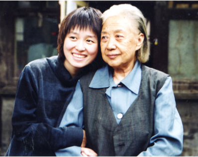 金雅琴追悼会举行 蔡明濮存昕等现身送最后一程