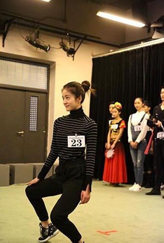 张雪迎关晓彤飙戏关系好 高考出成绩第一时间联系对方