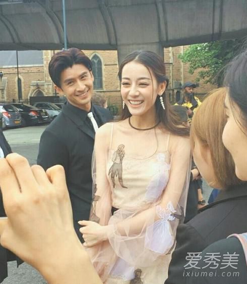 迪丽热巴又去走红毯了