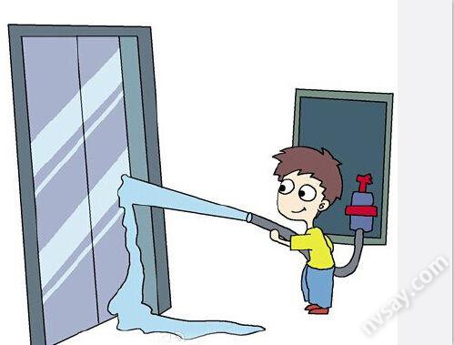 熊孩子致电梯烧 熊孩子顽皮致家里一下损失12万