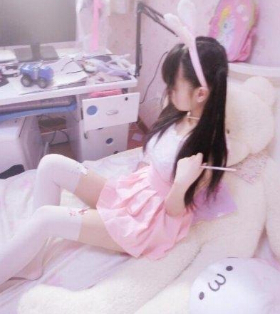 童颜女主播直播尺子量腿 H工口小学生赛高被