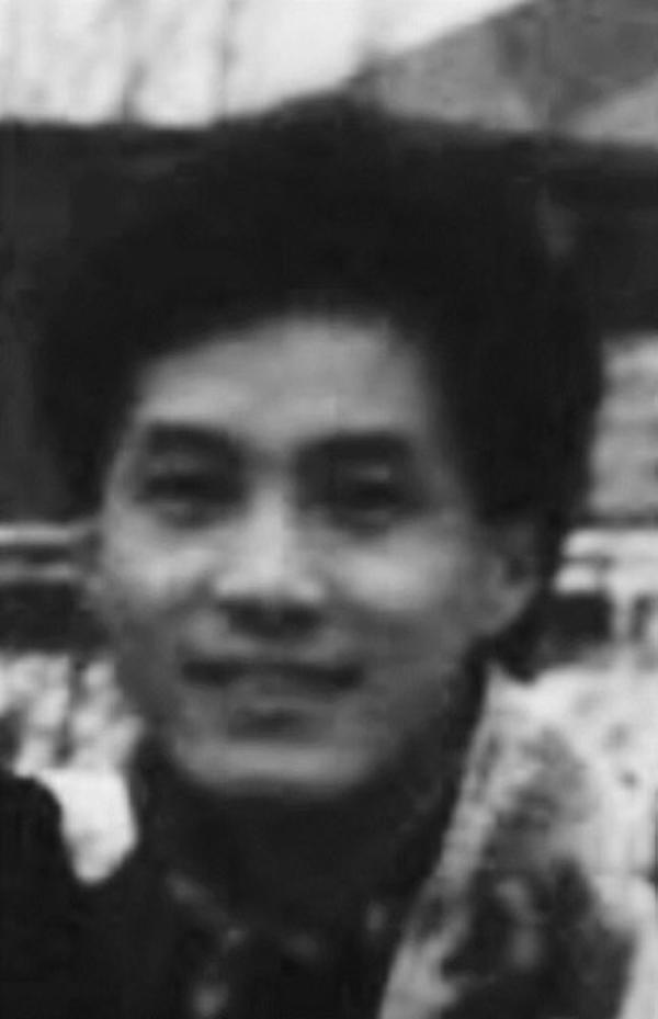 冯远征晒青涩旧照