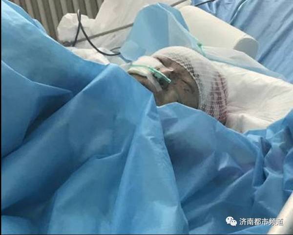 济南花园小区发生血案 丈夫挥刀砍向妻子和女儿