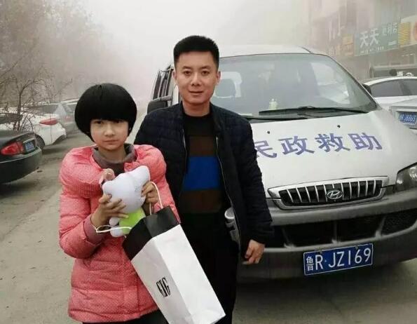 12岁女孩在山东疑被抛弃 父母电话空号