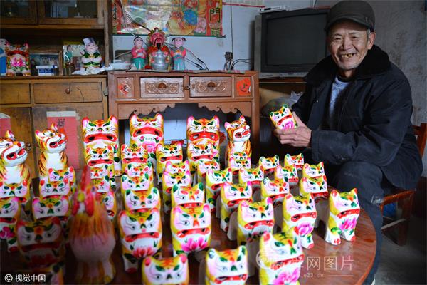 山东日照：六旬农民坚守彩绘泥塑“叫虎”手艺50载