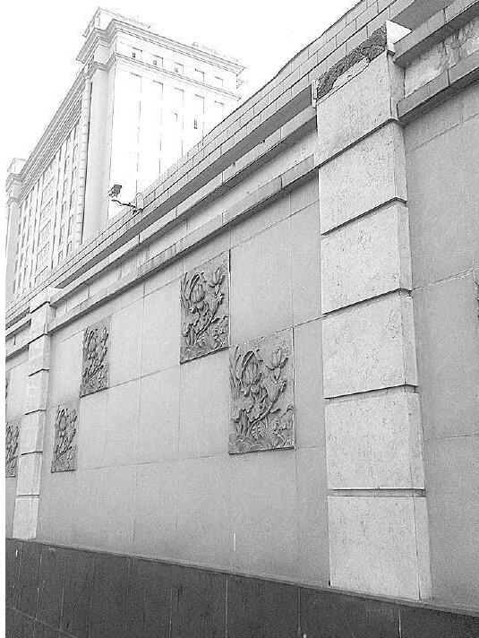 天降砖块砸晕济南哺乳期妈妈 相关部门称会积极处理