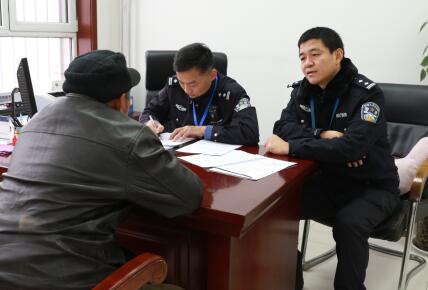 济南：侄子冒名顶替叔叔考驾照 考科目一时被查处