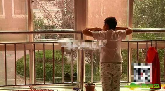 青岛小学生“被灌高锰酸钾”续：校方警方回应无证据