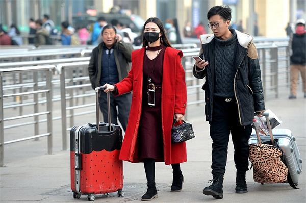 济南90后新生代的回家路：或衣着光鲜 或韩范十足