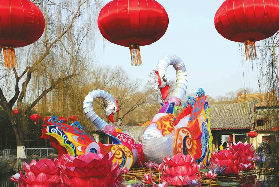 济南趵突泉迎春花灯安装过半 哪款花灯更能惹你爱