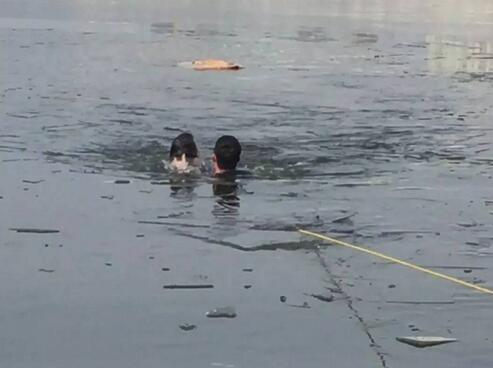 ����Ӫ�ȣ�Ů��Ϋ����ˮ ���90������սʿ���Ʊ����ˡ�