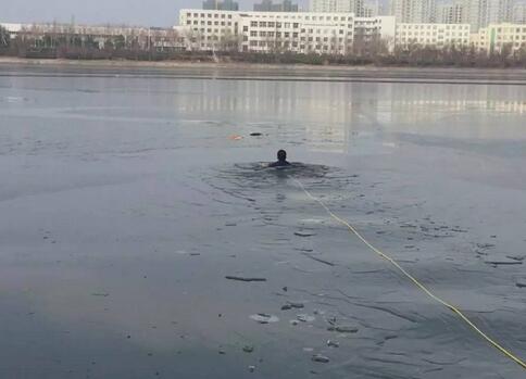 ����Ӫ�ȣ�Ů��Ϋ����ˮ ���90������սʿ���Ʊ����ˡ�