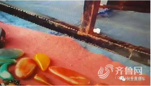 探访临沂大集上的年货：卖古董靠“托儿” 精美浮雕电脑雕刻