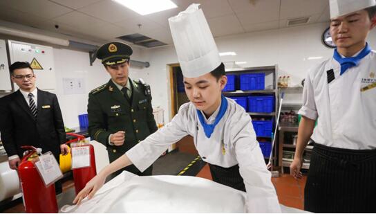 �����ĩ��Ϊƽ���ػ�-----���������ලԱ��һ��