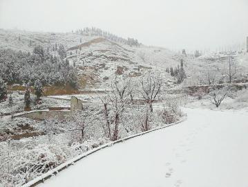 大年初三夜 南部山区悬崖边上的温情救援