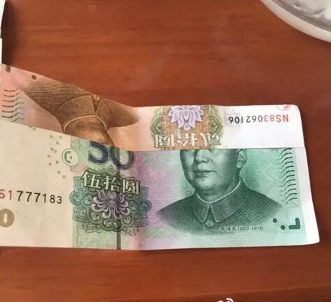 滨州一无人售货店遭遇奇葩技术贼！机器还给找了零