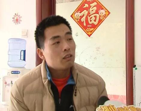 带病救人！济南一小伙不顾感冒冰冷湖水中勇救落水男子 