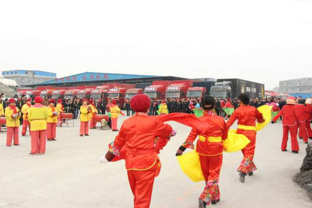 倡环保！济南这家物流公司挺时髦 新年开业改锣鼓扮玩