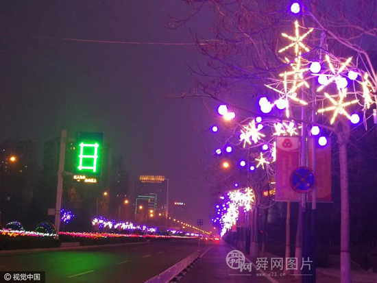 滨州：十万株郁金香灯扮靓街道 千万霓虹映照全城