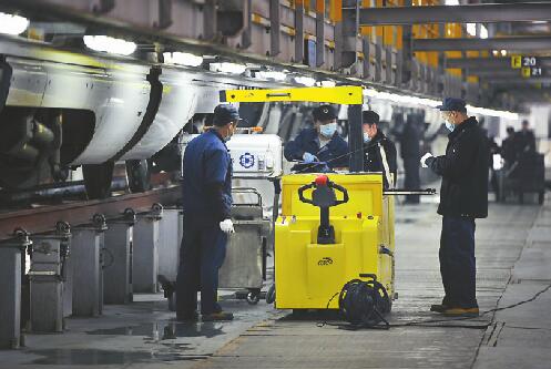 全国铁路首席技师：给动车“看病” 最牛“大夫”在济南局