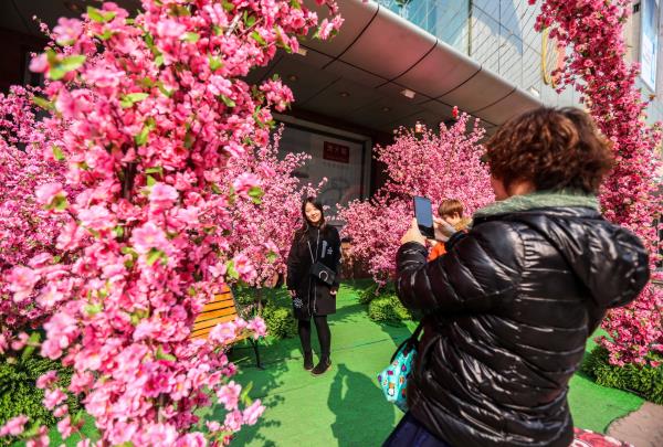 ���һ�԰������ӭ�������˽� �������ڶ�·��פ������