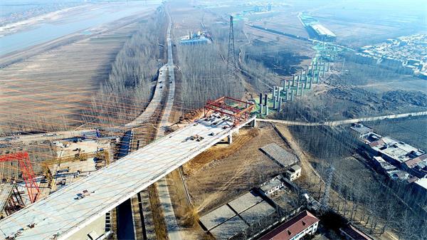 济齐黄河大桥主梁边跨合龙 今年7月正式建成免费通车