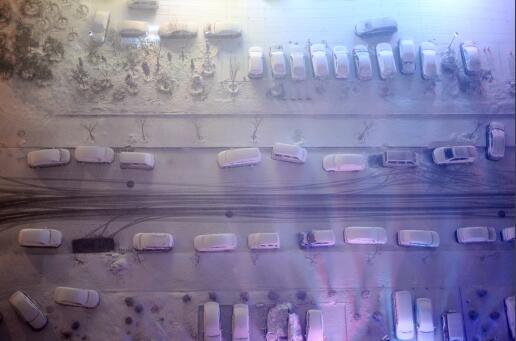 济南：降雪两小时大地披银装 积雪最厚处约2厘米