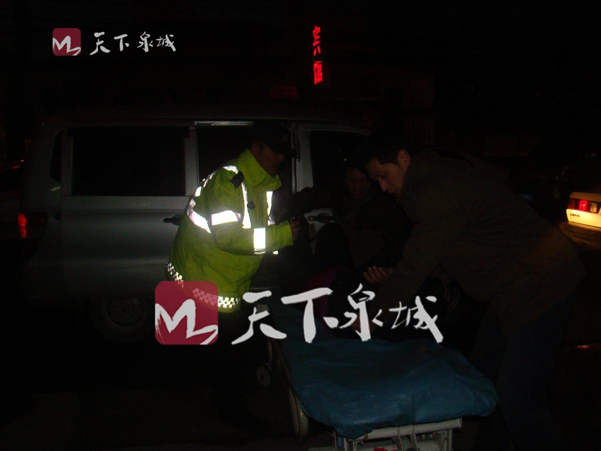 火速！天桥交警为受伤市民开道 10分钟就送医抢救