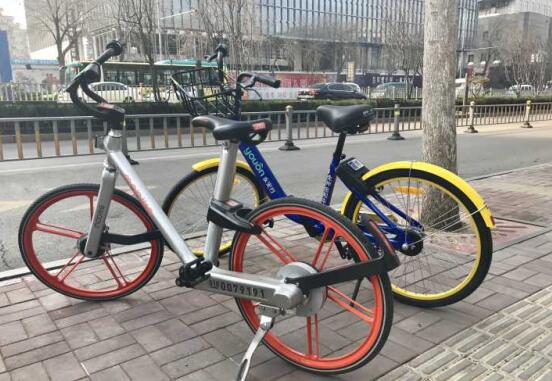 共享“小蓝车”首现济南街头 超600信用分可免押金骑行