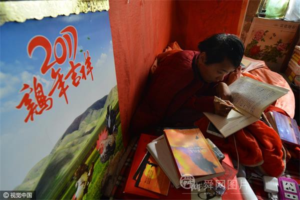 山东日照花季女孩全身只有头和手能动 每天阅读5万字