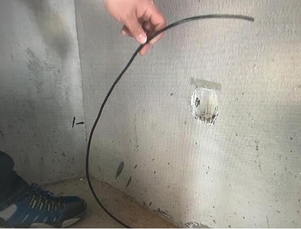 临沂荣盛沂河馨苑开发商忽悠房主有高招 穿线管不通