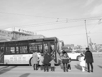 今年济南再增50套电子眼 专抓拍不礼让行人的机动车