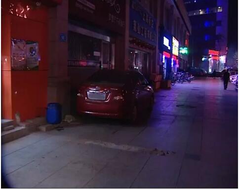 儿子迷于网络不能自拔 济南一父亲无奈醉酒街头三天三夜