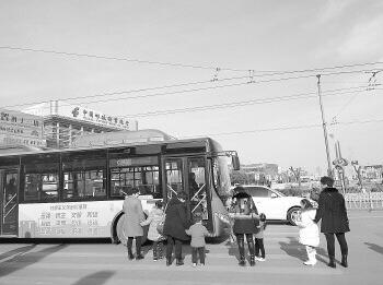 今年济南再增50套电子眼 专抓拍不礼让行人的机动车