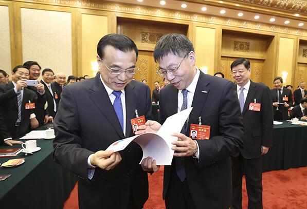 李克强与山东团代表共同审议政府工作报告