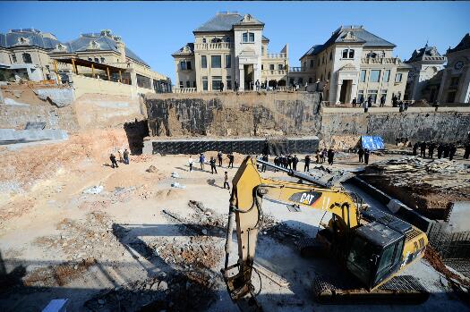 中海别墅区违建开始拆了！业户开挖4000余平“地宫”