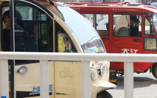 去年济南查获2506辆违法机动三轮、四轮车 387人蹲了“班房”