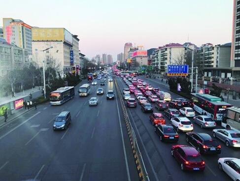 24小时“不眠不休”的经十路 31公里长度撑起济南维度