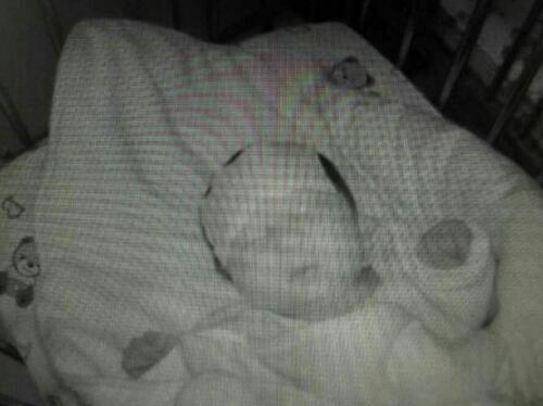 济南一小区现3个月大遭遗弃女婴!肺炎高烧已脱离危险