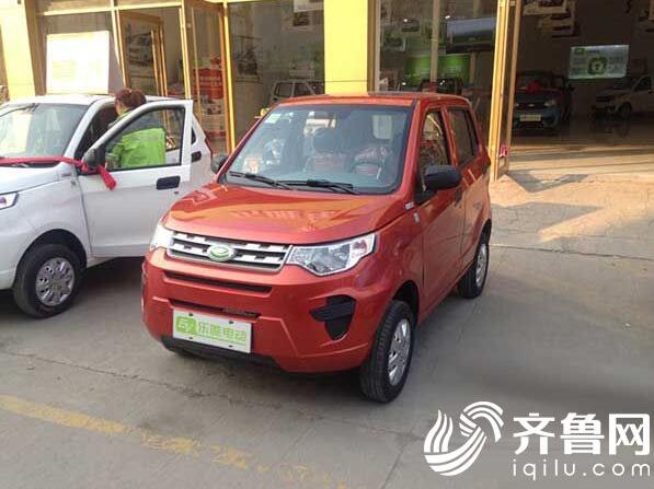 记者调查老年代步车市场：生产混乱无序 上路“任性”驰骋