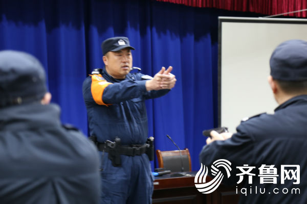 威海乳山43岁民警连续工作 劳累过度牺牲在岗位上