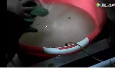 记者卧底这家餐厅发现惊天黑幕 全国连锁!济南人一定吃过