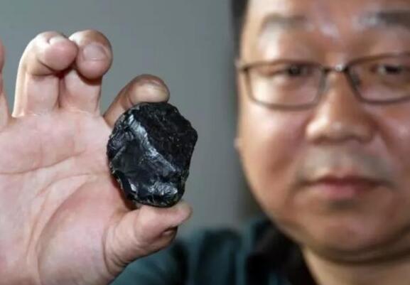 知道煤精是啥吗？厉害了，菏泽发现一稀世宝石矿