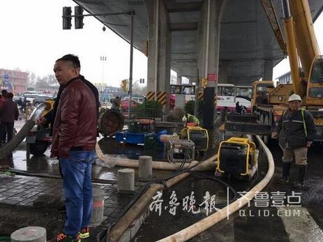 济南汽车总站突发大水，咋回事？原来是闸门惹的祸