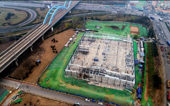 麦德龙主体现身8月底前全部建成 项目北侧紧邻经十路