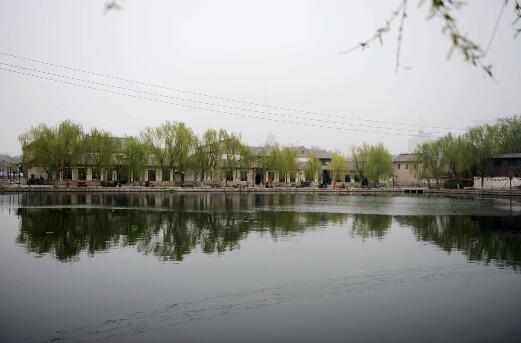 济南春霾灰蒙蒙空气达重度污染 市区能见度不足10公里