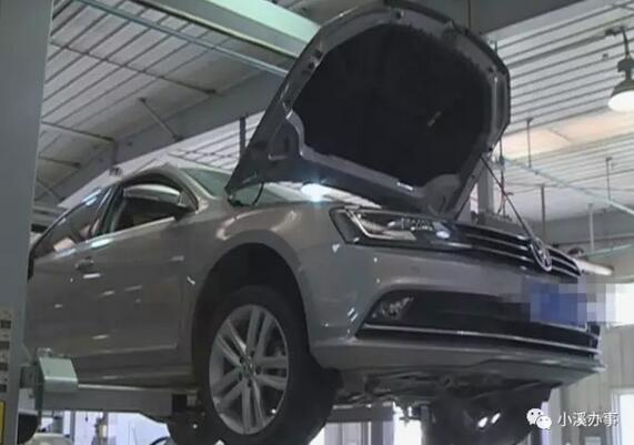 马路中间井盖弹起 菏泽一司机在济南遭遇惊魂一幕！