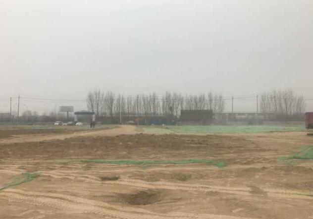 浮土遮脚车身写“沙字” 济南黄河北扬尘源再被查